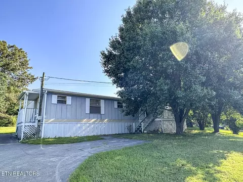 1432 River Breeze Dr, Sevierville, TN 37876