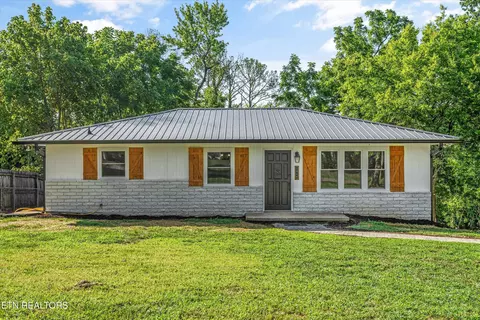 1516 Holman Rd, Knoxville, TN 37909