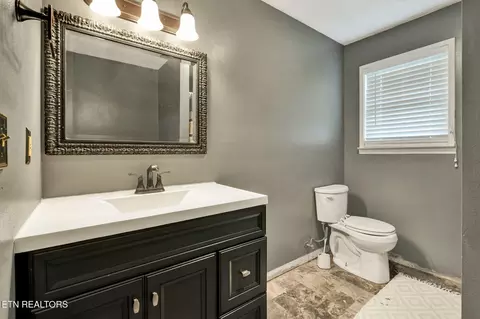 Bath - 431 S Harmon Dr, Dunlap, TN 37327 photo 3 of 3