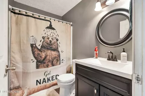 Bath - 431 S Harmon Dr, Dunlap, TN 37327 photo 1 of 3