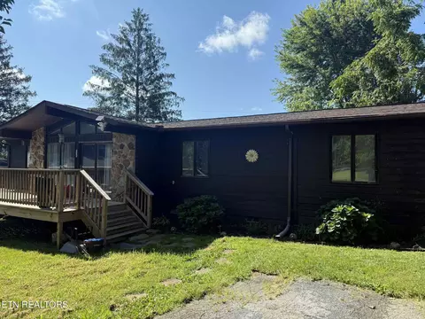 Exterior - 135 Duncan Ln, Oneida, TN 37841 photo 2 of 10