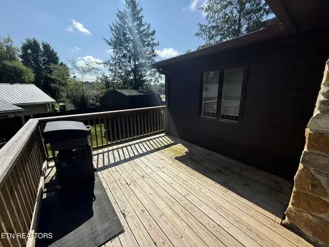Exterior - 135 Duncan Ln, Oneida, TN 37841 photo 5 of 10