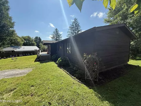 Exterior - 135 Duncan Ln, Oneida, TN 37841 photo 4 of 10