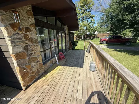 Exterior - 135 Duncan Ln, Oneida, TN 37841 photo 3 of 10
