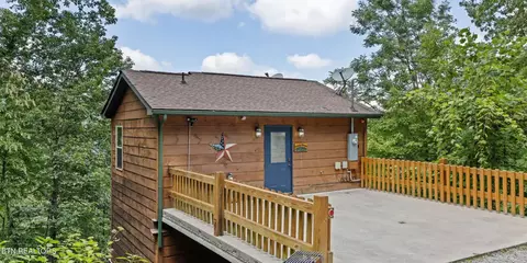 1454 Nordic Dr, Gatlinburg, TN 37738