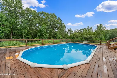 Exterior - 9906 Heiskell Rd, Heiskell, TN 37754 photo 9 of 13