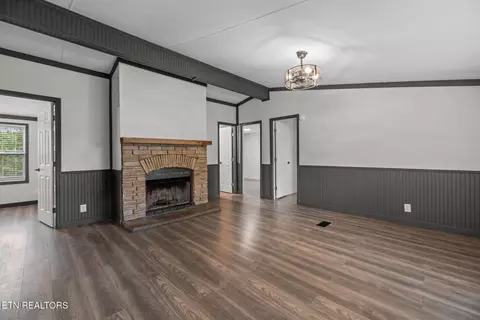 Living - 9906 Heiskell Rd, Heiskell, TN 37754 photo 1 of 5