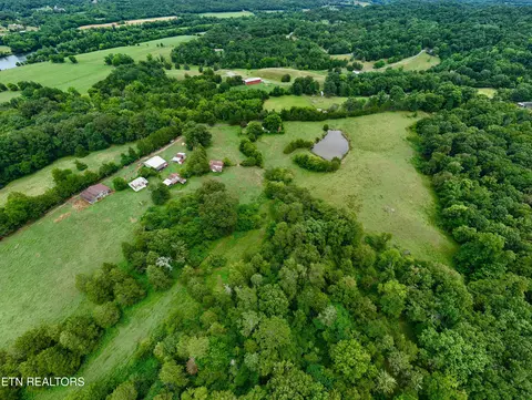 575 Duignan Rd, Strawberry Plains, TN 37871