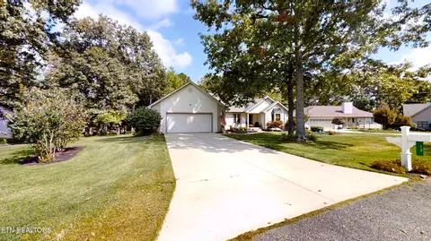 13 Windsor Pt, Crossville, TN 38558