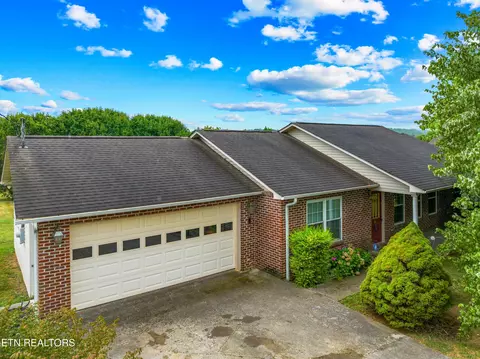 356 St Edward Dr, Dandridge, TN 37725