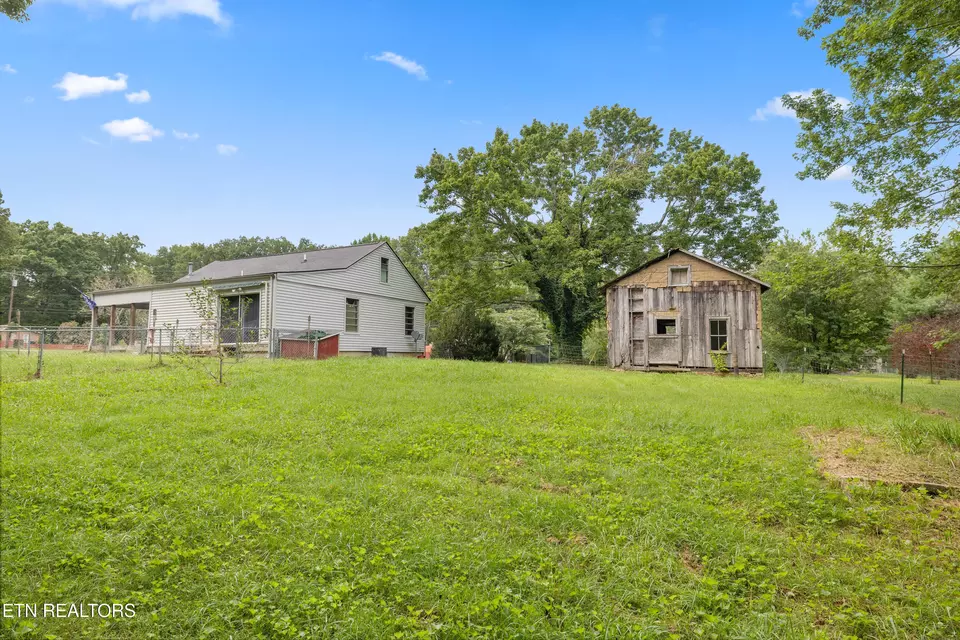 Exterior - 266 Dogwood Rd, Rockwood, TN 37854 photo 2 of 6