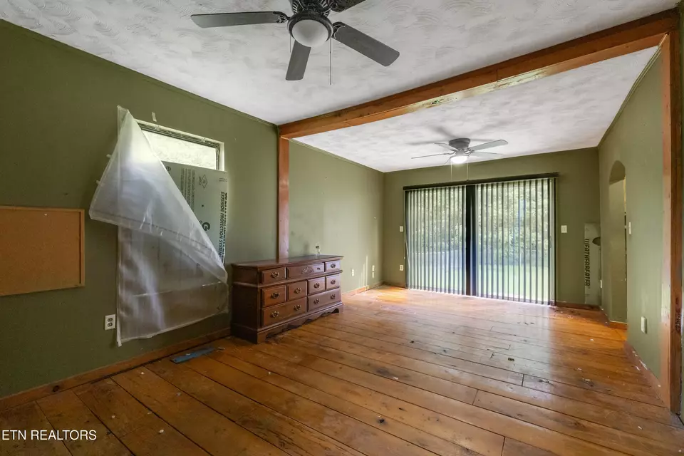 Bedroom - 266 Dogwood Rd, Rockwood, TN 37854 photo 2 of 6