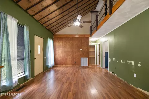Living - 266 Dogwood Rd, Rockwood, TN 37854 photo 1 of 5