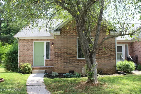 608 Idlewood Ln, Knoxville, TN 37923