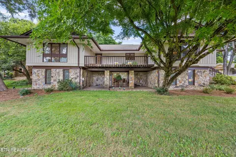 12309 N Fox Den Dr, Knoxville, TN 37934
