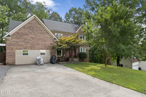 108 New Bedford Lane Ln, Oak Ridge, TN 37830