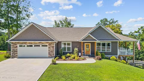 284 Woodstock Dr, Rutledge, TN 37861