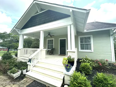 2204 Old Niles Ferry Rd, Maryville, TN 37803