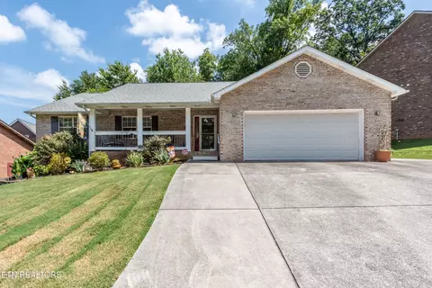 738 Devictor Dr, Maryville, TN 37801
