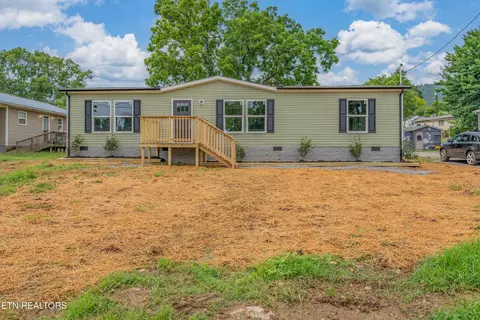505 E Hemlock St, La Follette, TN 37766