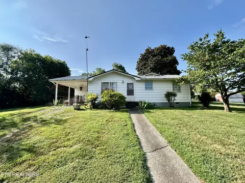 206 Hickory Ln, Sweetwater, TN 37874