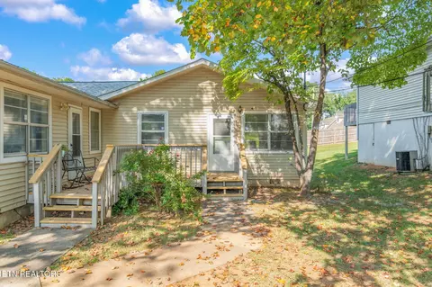 2017 Countryhill Ln, Knoxville, TN 37923