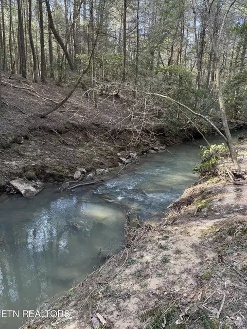 Newton Rd, Crossville, TN 38572