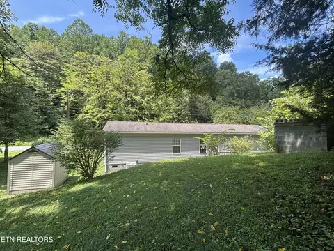 Exterior - 670 Apple Valley Rd, Sevierville, TN 37862 photo 5 of 15
