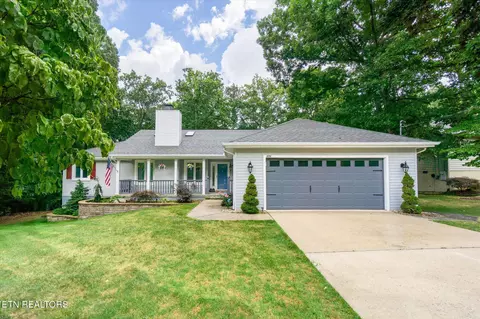 476 Lakeview Dr, Crossville, TN 38558