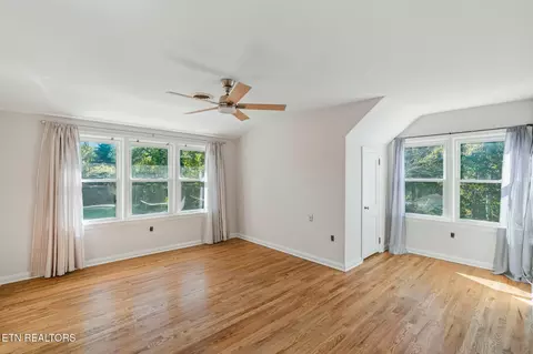 Bedroom - 407 Eagle Bend Ln, Clinton, TN 37716 photo 7 of 8