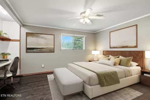 Bedroom - 308 Irwin Dr, Powell, TN 37849 photo 2 of 4