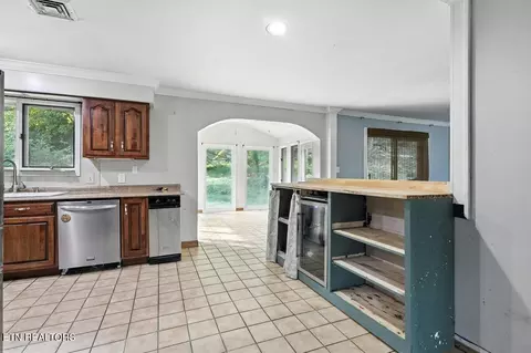 Kitchen - 308 Irwin Dr, Powell, TN 37849 photo 4 of 4