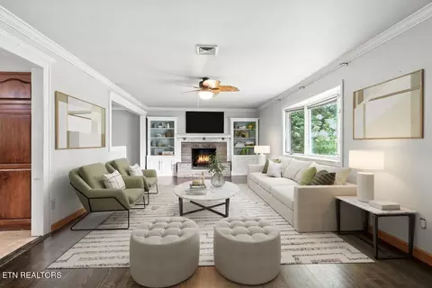 Living - 308 Irwin Dr, Powell, TN 37849 photo 2 of 7