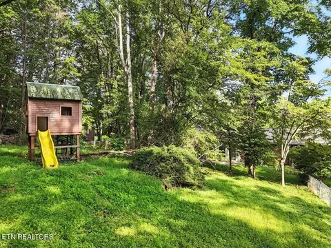 Exterior - 308 Irwin Dr, Powell, TN 37849 photo 6 of 6