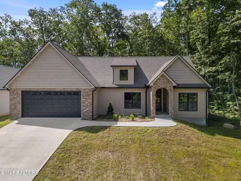 Exterior - 107 Leinster Ln, Crossville, TN 38558 photo 1 of 3