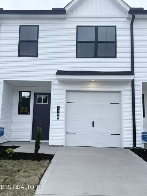 8708 Chapman Trace Way, Knoxville, TN 37920