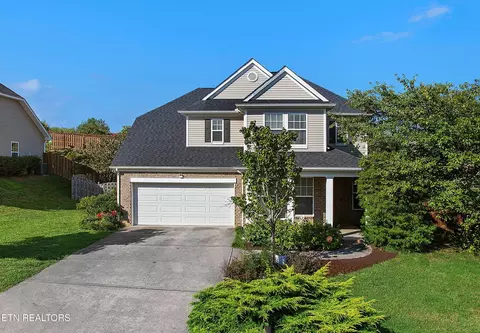2501 Ancient Oak Ln, Knoxville, TN 37931