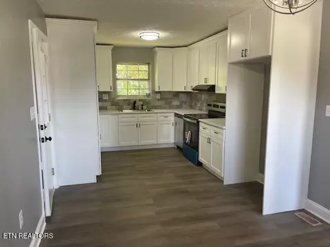 Kitchen - 7242 Cherrybrook Ln, Talbott, TN 37877 photo 1 of 2