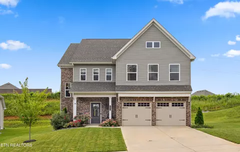 201 Aspen Dr, Lenoir City, TN 37771
