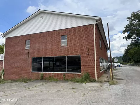 903 Veterans Memorial Dr, Tellico Plains, TN 37385