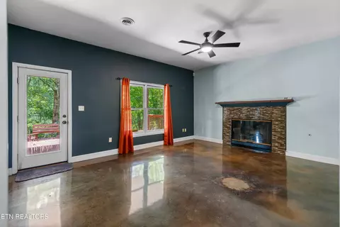 Living - 309 E Bullrun Valley Dr, Heiskell, TN 37754 photo 5 of 5