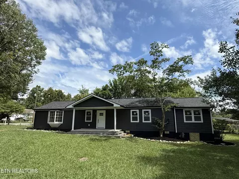 921 Vivian Ave, Rocky Top, TN 37769