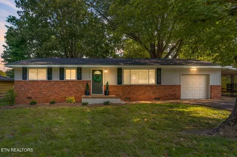 5905 Pinelawn Dr, Chattanooga, TN 37421