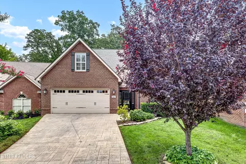 251 Savannah Park Dr, Maryville, TN 37803