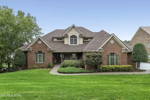 909 Timberline Dr, Lenoir City, TN 37772