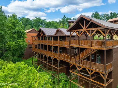 880 Bethlehem Way, Sevierville, TN 37876