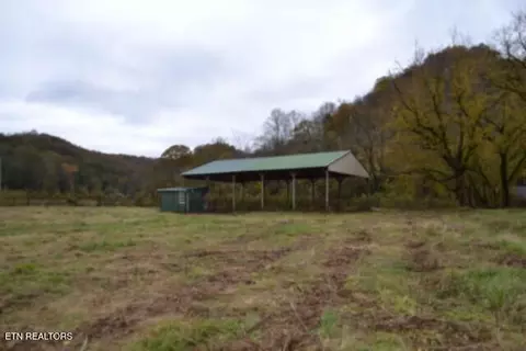 146 Copeland Rd, Celina, TN 38551