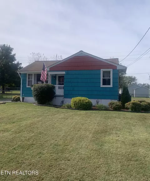 2423 NW Chillicothe St, Knoxville, TN 37921