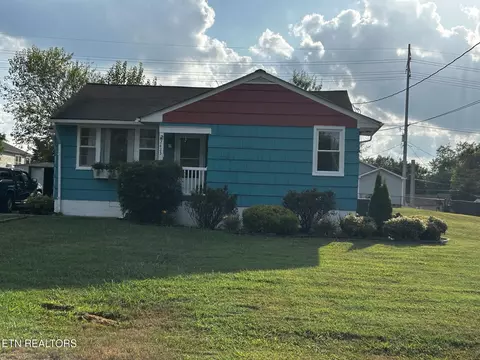 2423 NW Chillicothe St, Knoxville, TN 37921