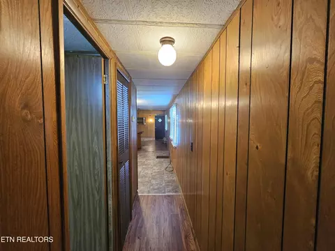 Entry Way - 310 Barkley Dr, Middlesboro, KY 40965 photo 1 of 1